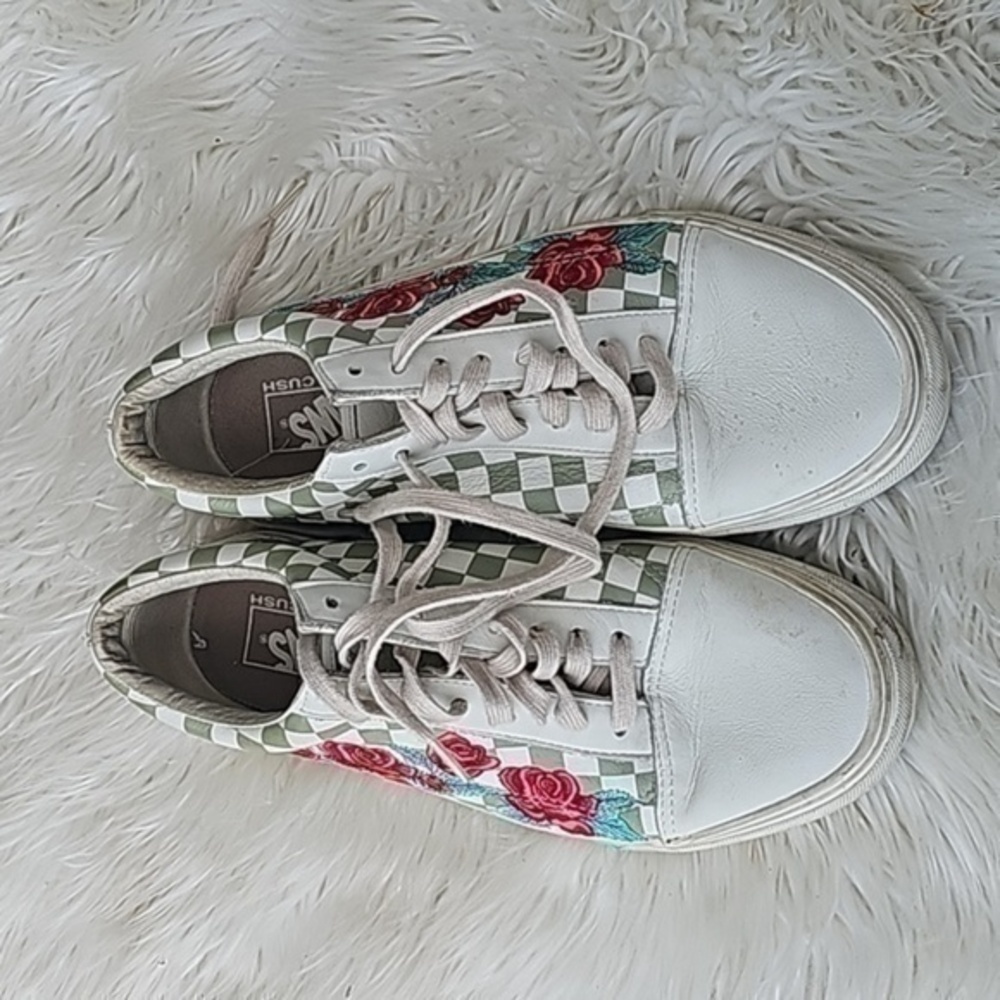 Vans Old Skool Rose Embroidery (White) Size 10.5